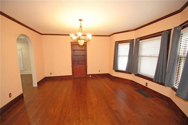 3325 Wyandotte St, Kansas City, MO 64111
