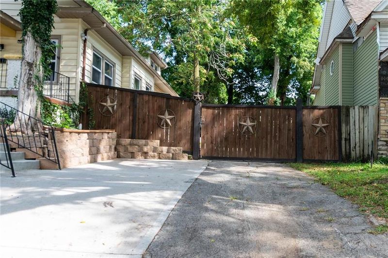 1320 Rowland Ave, Kansas City, KS 66104