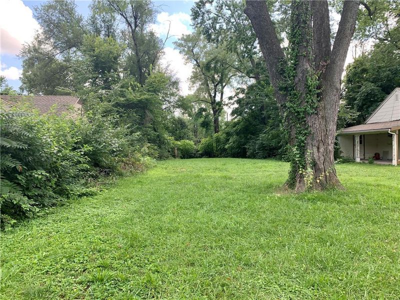 1201 E 79th St, Kansas City, MO 64131