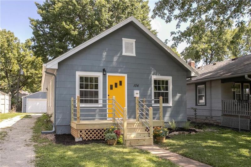 104 E 79th St, Kansas City, MO 64114