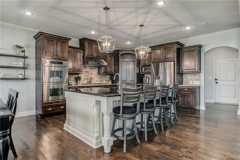 11400 W 166th St, Overland Park, KS 66221