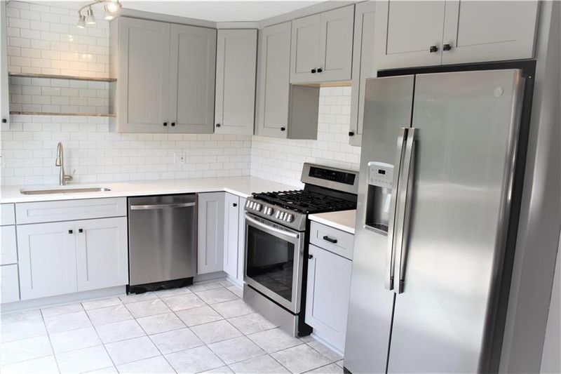 8529 Craig Dr, Overland Park, KS 66212