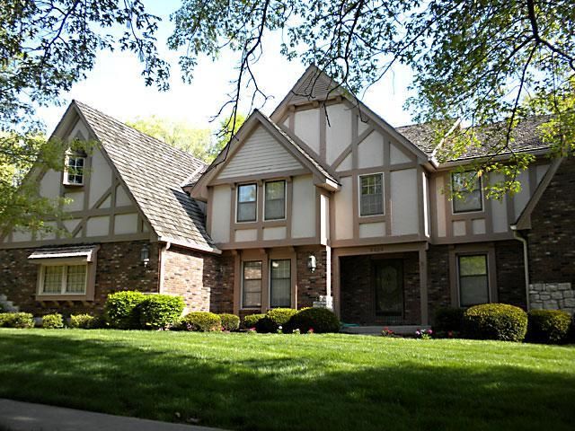 8206 W 99th St, Overland Park, KS 66212