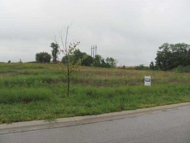 15902 Cattlemont Dr, Basehor, KS 66007