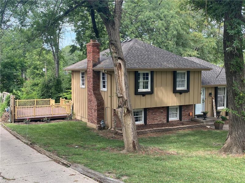8108 E 99th St, Kansas City, MO 64134