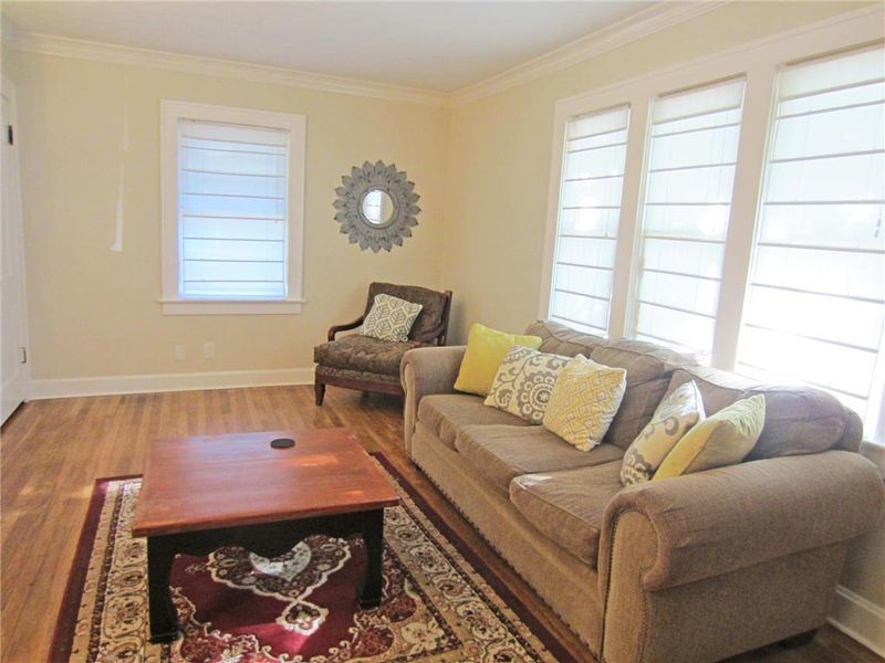 4538 Terrace St, Kansas City, MO 64111