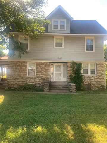 2816 E 35th St, Kansas City, MO 64128