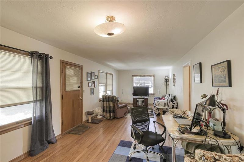 8129 E 79th St, Kansas City, MO 64138