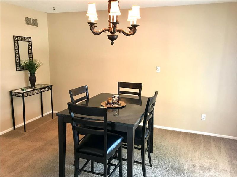 9620 Perry Ln, Overland Park, KS 66212