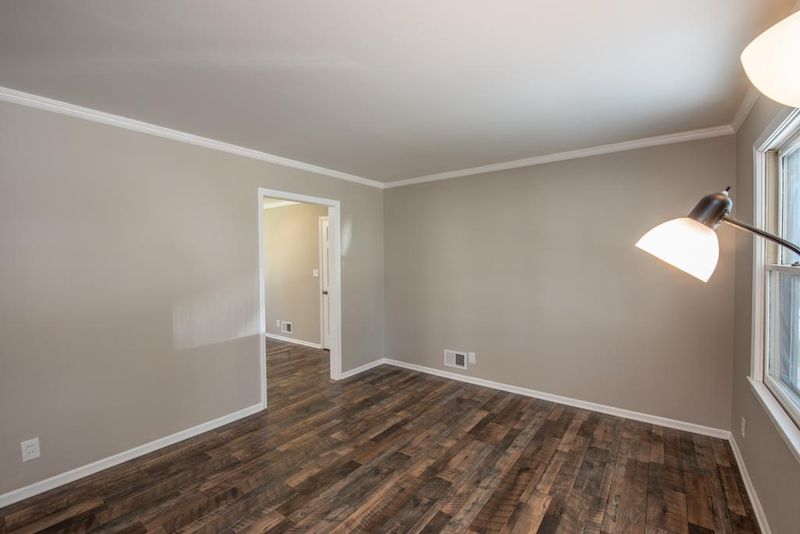 13809 11th St, Grandview, MO 64030