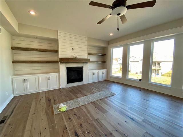 8024 NE 103rd St, Kansas City, MO 64157