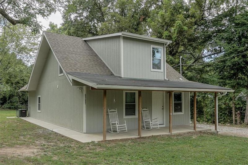6717 E 66th St, Kansas City, MO 64133