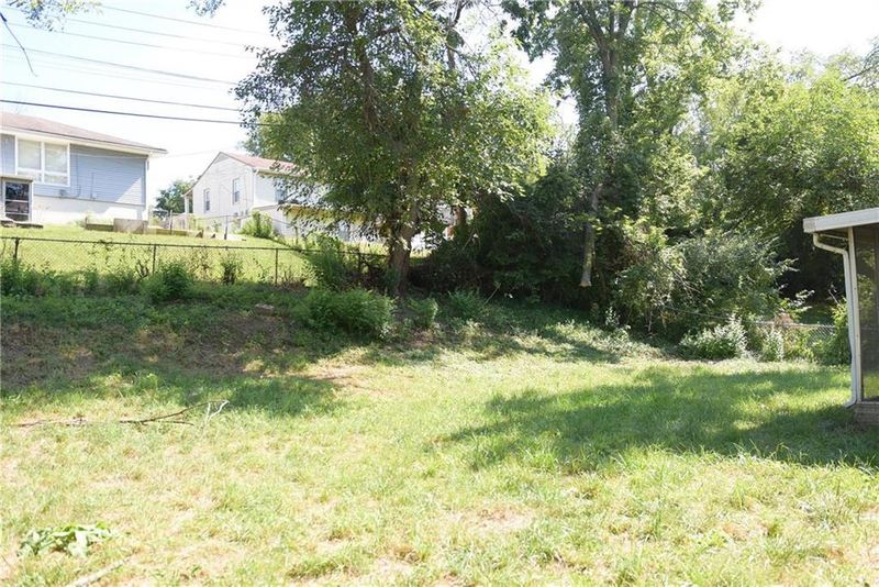 4307 E 52nd St, Kansas City, MO 64130