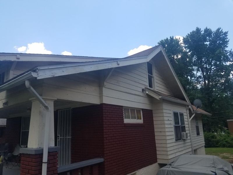 2203 E 70 St, Kansas City, MO 64132