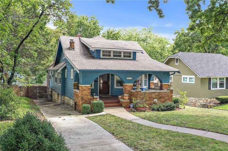 6319 Mcgee St, Kansas City, MO 64113