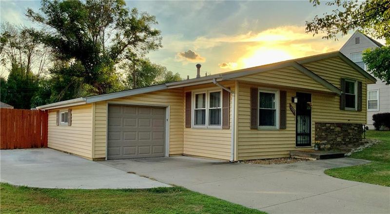 5333 NE 43rd Ter, Kansas City, MO 64117