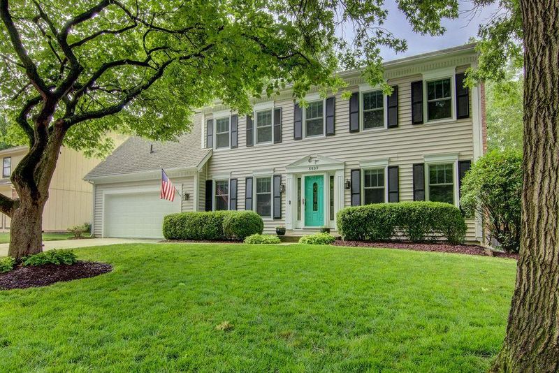 8809 W 76th Ter, Overland Park, KS 66204