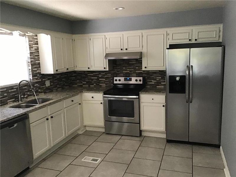 9315 Main St, Kansas City, MO 64114