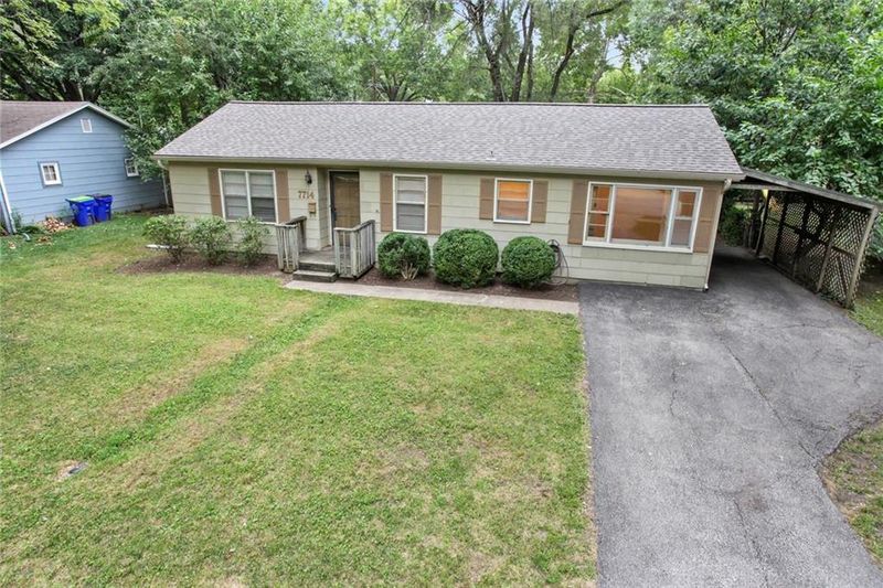 7714 W 66th Ter, Overland Park, KS 66202