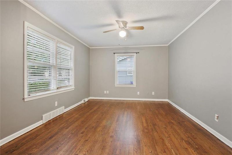 7714 W 66th Ter, Overland Park, KS 66202