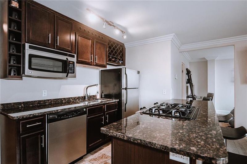 700 E 8th St #5F, Kansas City, MO 64106