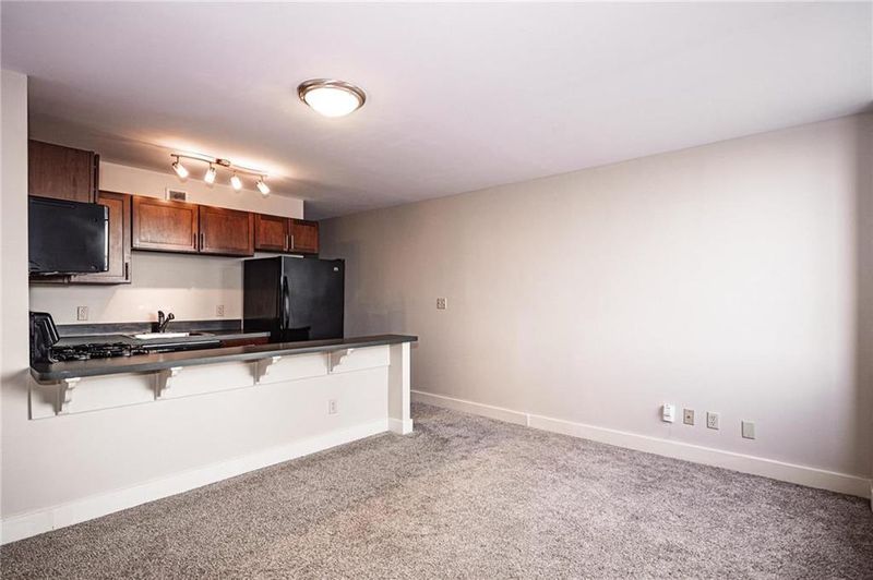 600 E 8th St #2E, Kansas City, MO 64106