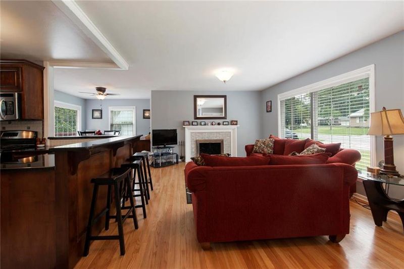 6437 Marty St, Overland Park, KS 66202