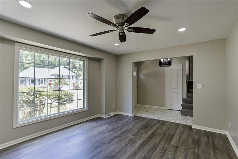 1141 Queens Pl, Kansas City, MO 64131