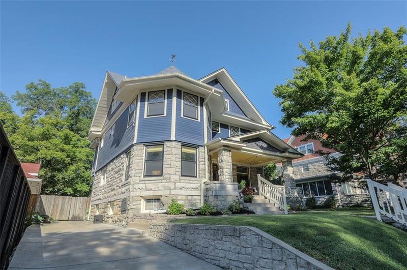 3530 Holmes St, Kansas City, MO 64109
