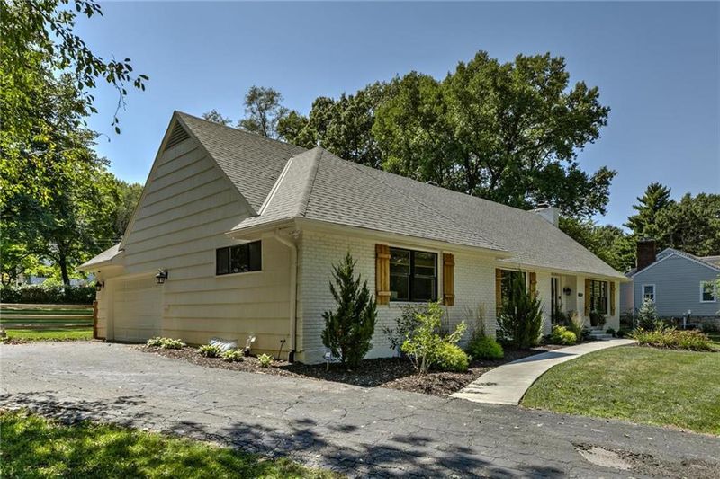 6409 W 65th Ter, Overland Park, KS 66202