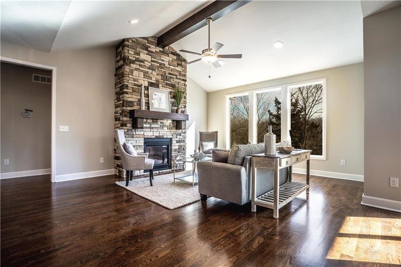 8435 Laramie St, De Soto, KS 66018