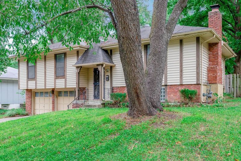 7805 E 105th St, Kansas City, MO 64134