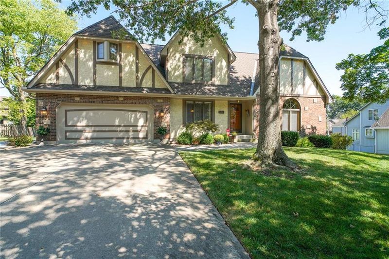 6409 Larson Ct, Kansas City, MO 64133