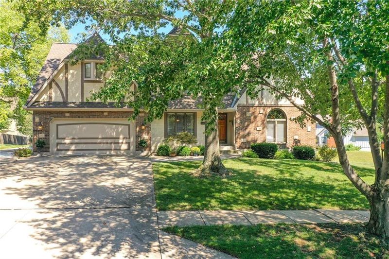 6409 Larson Ct, Kansas City, MO 64133