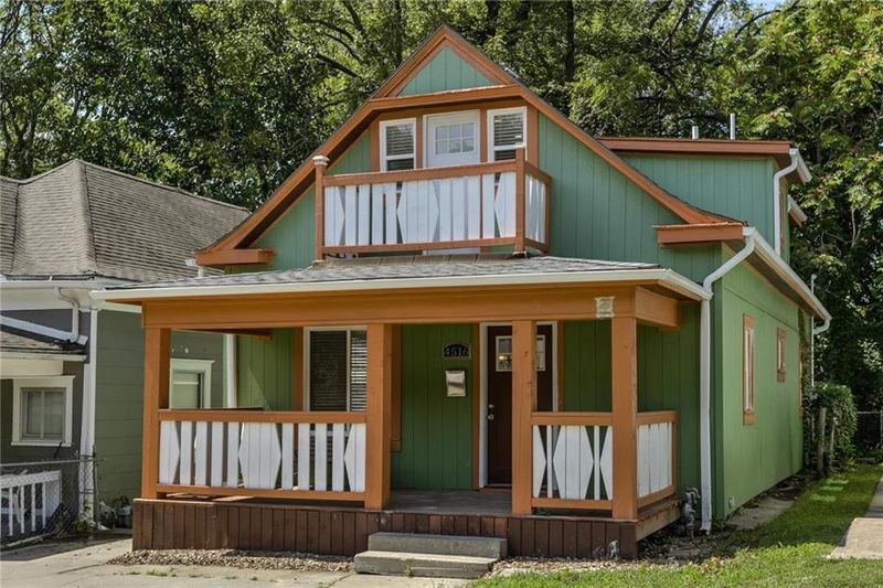 4516 Tracy Ave, Kansas City, MO 64110