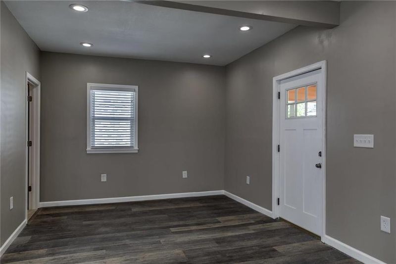 4516 Tracy Ave, Kansas City, MO 64110