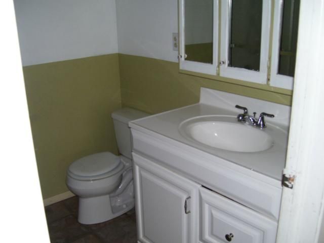 1406 Ash St, Pleasanton, KS 66075