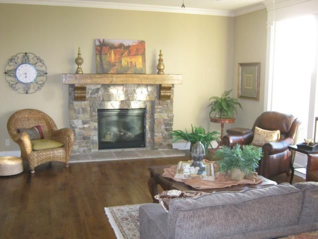 9420 W 158th St, Overland Park, KS 66221