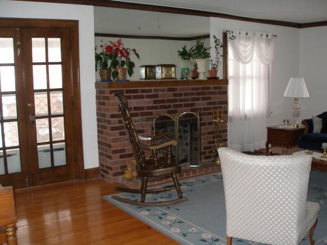 936 W 34 St, Kansas City, MO 64111