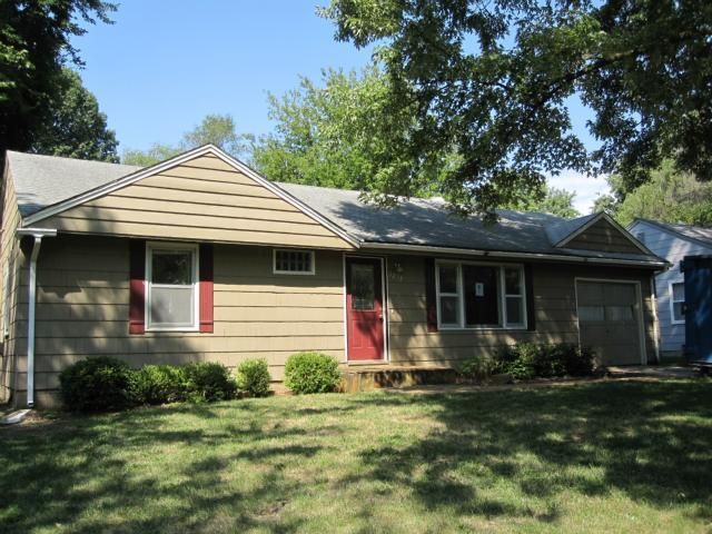 7232 Woodson St, Overland Park, KS 66204
