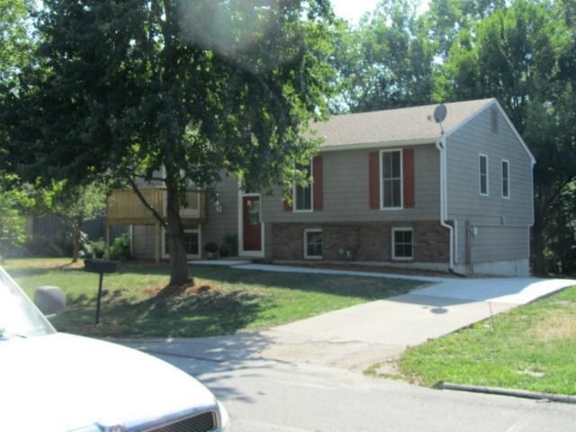301 Arrowhead Dr, Lawrence, KS 66044
