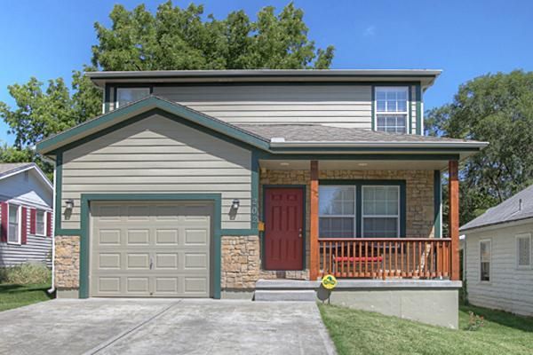 202 E 79th Ter, Kansas City, MO 64114