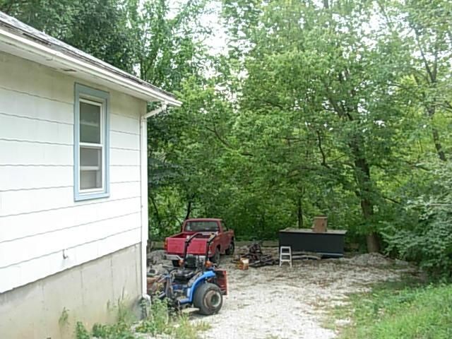 6607 E 66th St, Kansas City, MO 64133