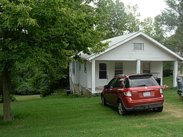 6607 E 66th St, Kansas City, MO 64133