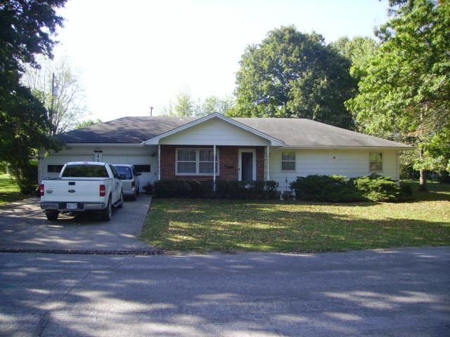 116 Crescent Dr, Fort Scott, KS 66701
