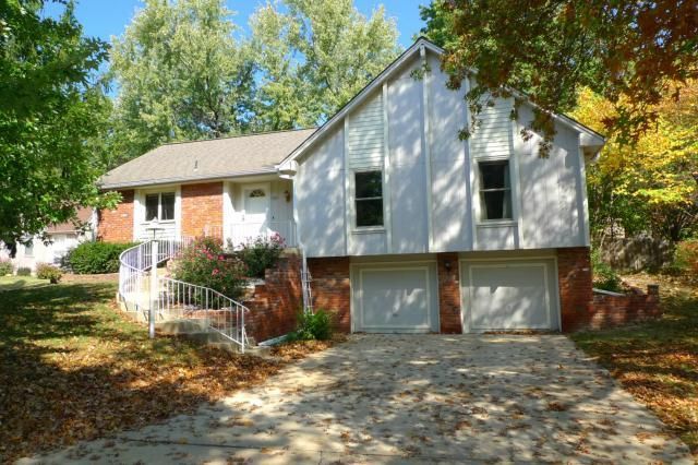 9821 N Harrison St, Kansas City, MO 64155