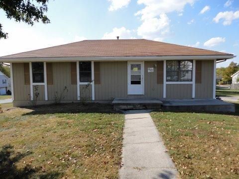 407 S Johnson Dr, Odessa, MO 64076