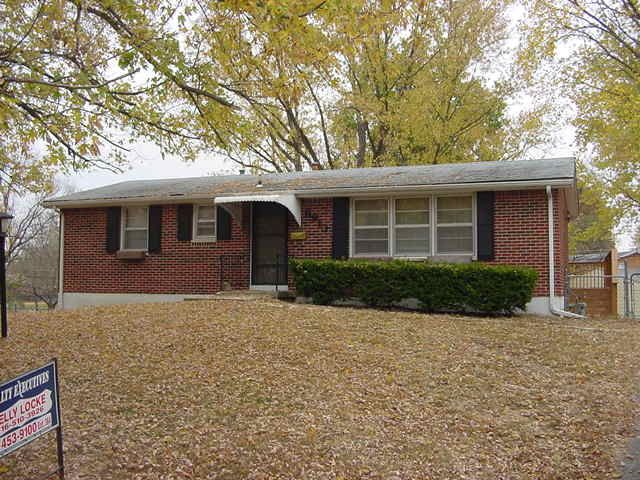 6913 N Troost Ave, Gladstone, MO 64118