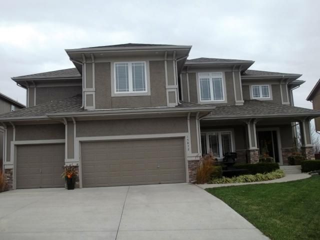 15872 Briar St, Overland Park, KS 66224