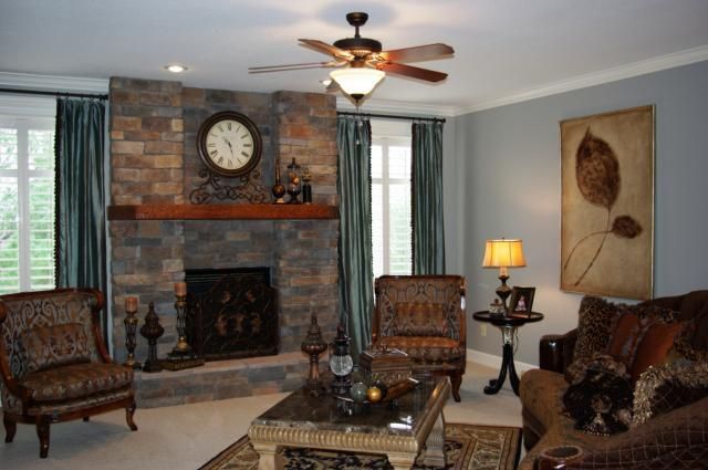15872 Briar St, Overland Park, KS 66224